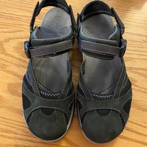 Women's MERRELL Sandals Black/Dark Charcoal Shoes sz 9 (or 8.5)